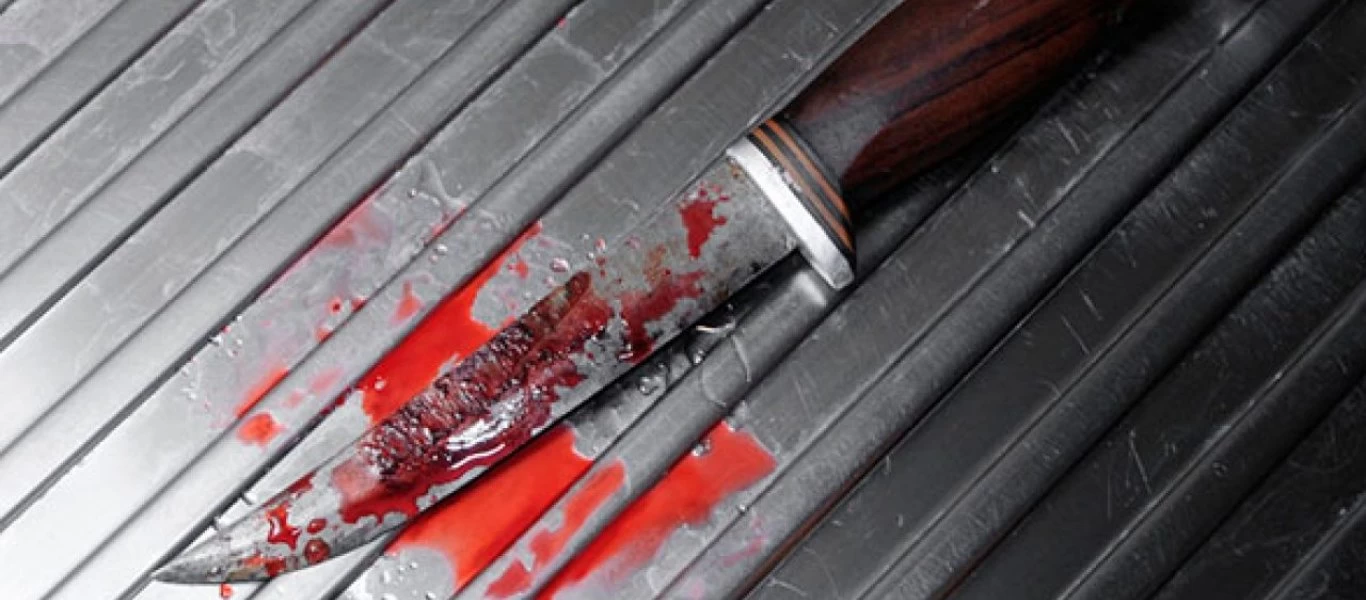 Πήγε να σταματήσει ληστεία και του κάρφωσαν κουζινομάχαιρο στο κεφάλι (βίντεο-σκληρές εικόνες)